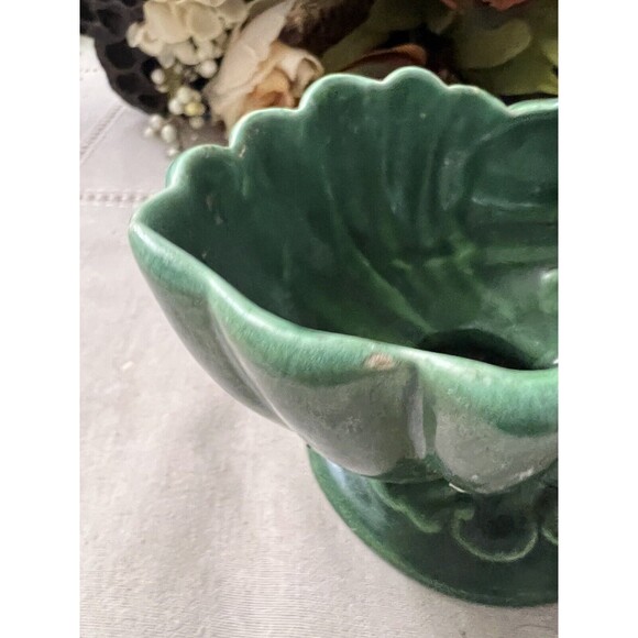 Vintage Haeger Green Ceramic Planter – 7" Wide – Classic Mid-Century Design - Picture 8 of 9